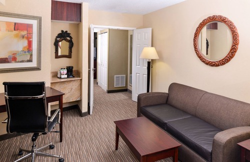 Highpoint Hotel | Holiday Inn Express Clearwater East - Icot Center by IHG