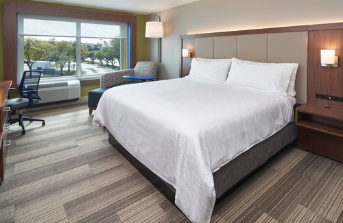Doral Hotel | Holiday Inn Express Doral Miami by IHG
