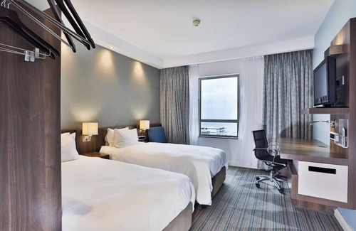 Umhlanga Ridge Hotel | Holiday Inn Express Durban - Umhlanga by IHG