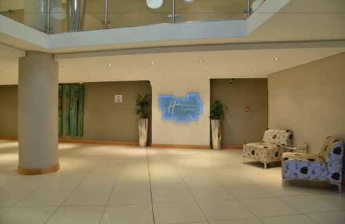 Umhlanga Ridge Hotel | Holiday Inn Express Durban - Umhlanga by IHG