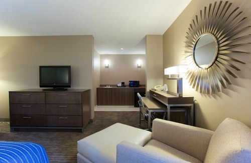 Fargo Hotel | Holiday Inn Express Fargo-West Acres by IHG