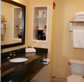 New Haven Hotel | Holiday Inn Express Fort Wayne - East - New Haven by IHG