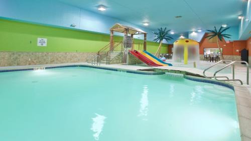 Fremont Hotel | Holiday Inn Express Fremont by IHG
