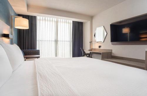 Zona Expo Hotel | Holiday Inn Express Guadalajara Expo by IHG