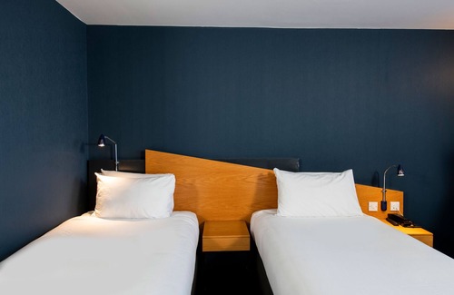 Hamilton Hotel | Holiday Inn Express Hamilton by IHG