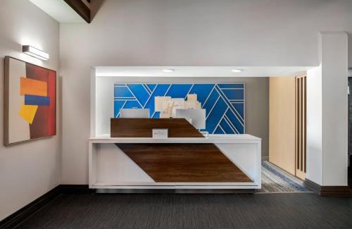 Bentonville Hotel | Holiday Inn Express Hotel & Suites Bentonville by IHG