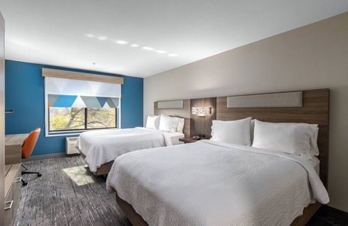 Vancouver Hotel | Holiday Inn Express Hotel & Suites Vancouver Mall by IHG