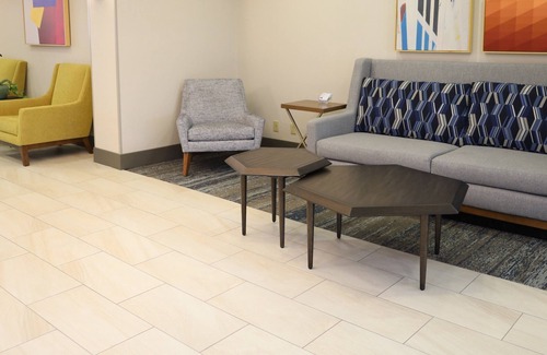 Vancouver Hotel | Holiday Inn Express Hotel & Suites Vancouver Mall by IHG