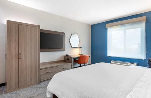 Alice Hotel | Holiday Inn Express Hotel and Suites Alice by IHG