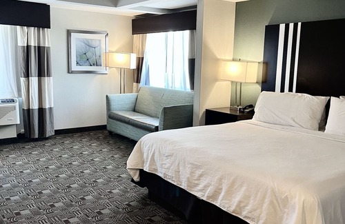 Carlsbad Hotel | Holiday Inn Express Hotel & Suites Carlsbad Beach by IHG