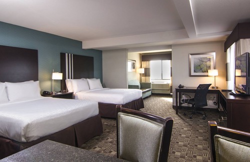 Carlsbad Hotel | Holiday Inn Express Hotel & Suites Carlsbad Beach by IHG
