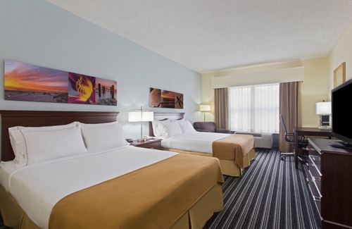 Downtown Dunedin Hotel | Holiday Inn Express Hotel & Suites Clearwater North-Dunedin by IHG