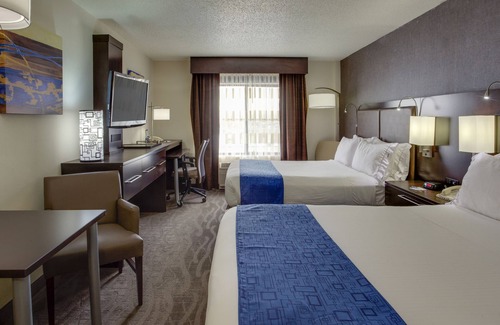 Carlstadt Hotel | Holiday Inn Express Hotel & Suites Meadowlands Area by IHG