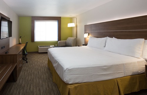 Hesperia Hotel | Holiday Inn Express Hotel & Suites Hesperia by IHG
