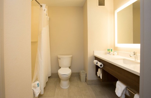 Hesperia Hotel | Holiday Inn Express Hotel & Suites Hesperia by IHG