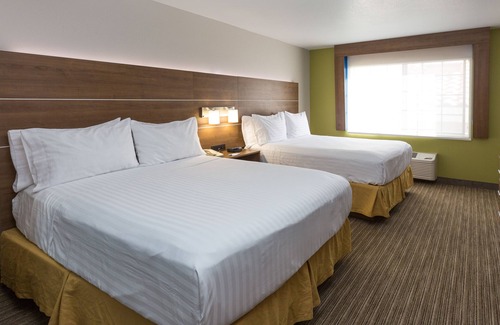 Hesperia Hotel | Holiday Inn Express Hotel & Suites Hesperia by IHG