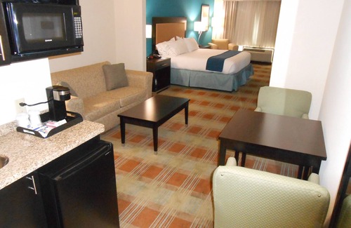 Garden Oaks Hotel | Holiday Inn Express Hotel & Suites Houston NW-Brookhollow by IHG