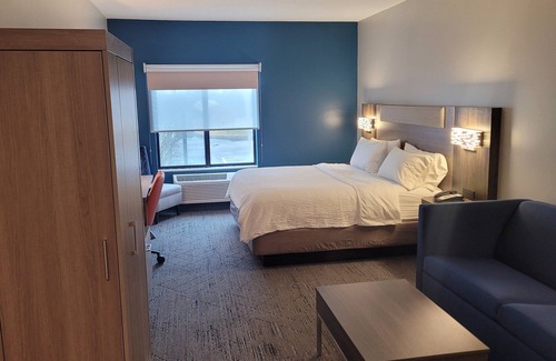 Plymouth Hotel | Holiday Inn Express Hotel & Suites Plymouth by IHG
