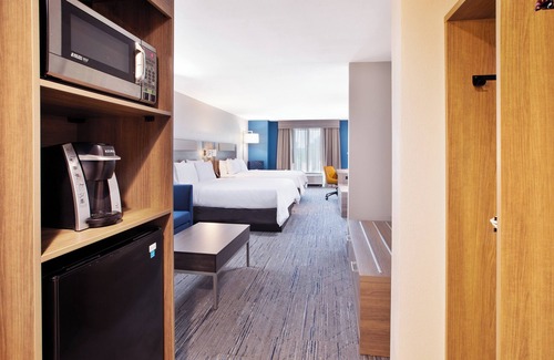 Arcadia Hotel | Holiday Inn Express I-26 & Us 29 At Westgate Mall by IHG