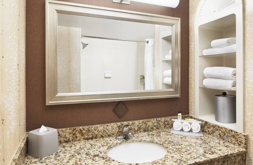 Arcadia Hotel | Holiday Inn Express I-26 & Us 29 At Westgate Mall by IHG