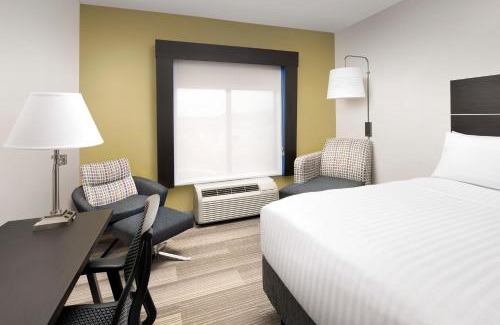 Knoxville Hotel | Holiday Inn Express Knoxville-Strawberry Plains by IHG