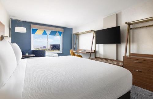 Las Vegas Hotel | Holiday Inn Express Las Vegas Stadium Area by IHG
