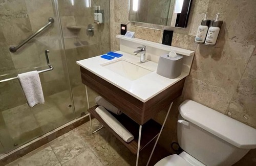 Santa Fe Hotel | Holiday Inn Express Mexico Santa Fe by IHG