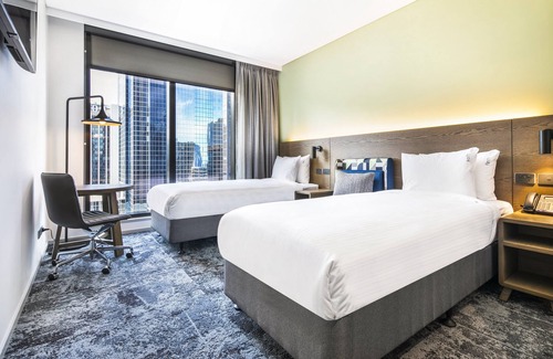 Melbourne Central Business District Hotel | Holiday Inn Express Melbourne Little Collins by IHG