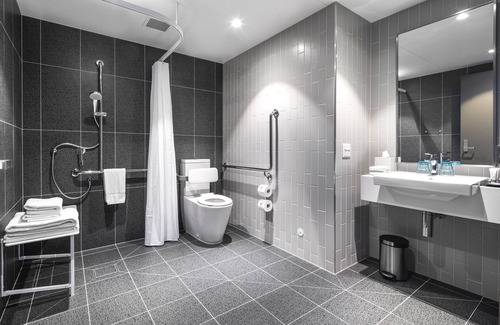 Melbourne Central Business District Hotel | Holiday Inn Express Melbourne Little Collins by IHG