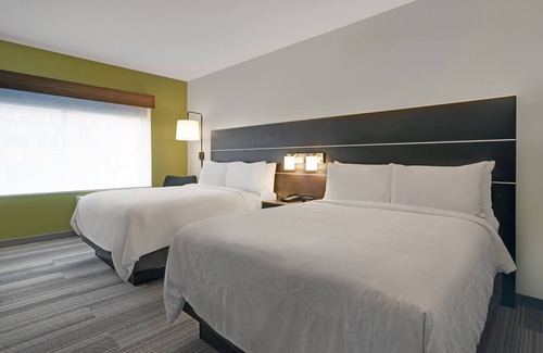 East Town Hotel | Holiday Inn Express Milwaukee Downtown by IHG