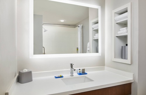 Palatka Hotel | Holiday Inn Express Palatka Northwest by IHG