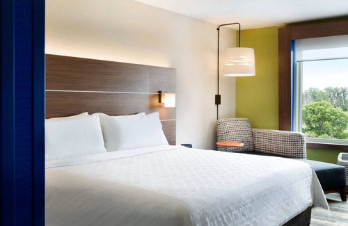 Painesville Hotel | Holiday Inn Express & Suites Painesville - Concord by IHG
