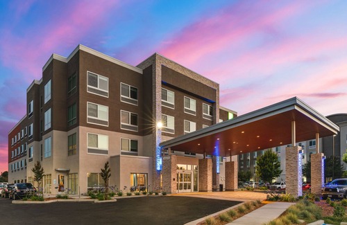 Fairfield Hotel | Holiday Inn Express & Suites Suisun City by IHG
