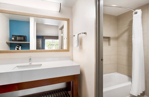 Simi Valley Hotel | Holiday Inn Express Simi Valley by IHG