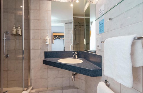 Southampton Hotel | Holiday Inn Express Southampton West by IHG