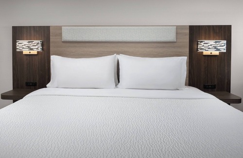 Spokane Hotel | Holiday Inn Express Spokane Airport by IHG