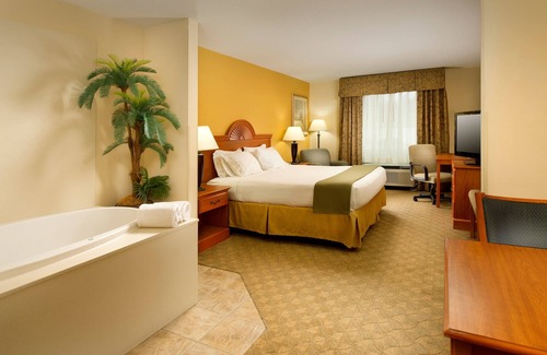 Lenoir City Hotel | Holiday Inn Express & Suites Lenoir Cty by IHG