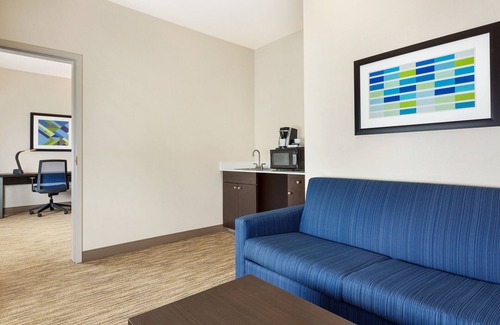 San Antonio Hotel | Holiday Inn Express & Suites San Antonio NW - Medical Area by IHG