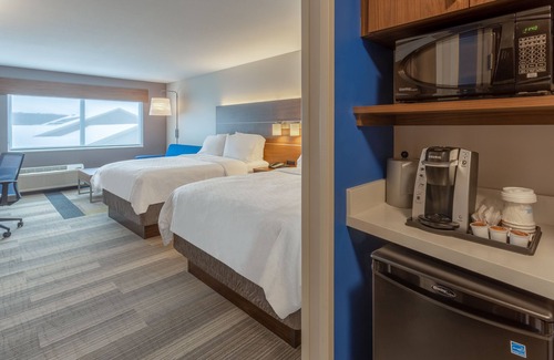 Rice Lake Hotel | Holiday Inn Express & Suites Rice Lake by IHG