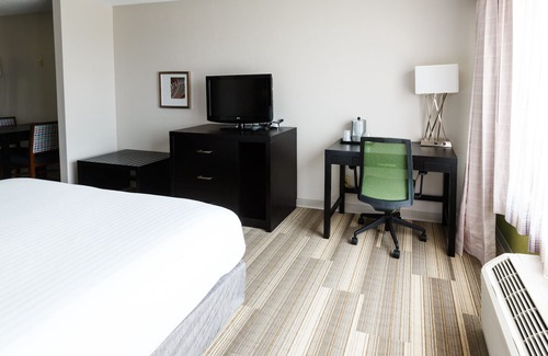 Shelbyville Hotel | Holiday Inn Express & Suites Shelbyville by IHG