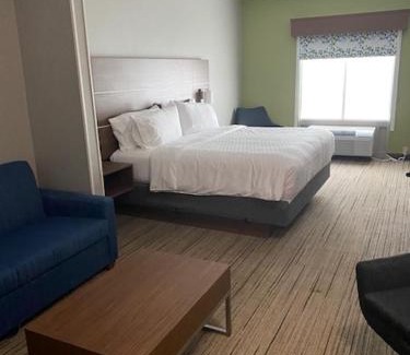 Enterprise Hotel | Holiday Inn Express & Suites - Enterprise by IHG