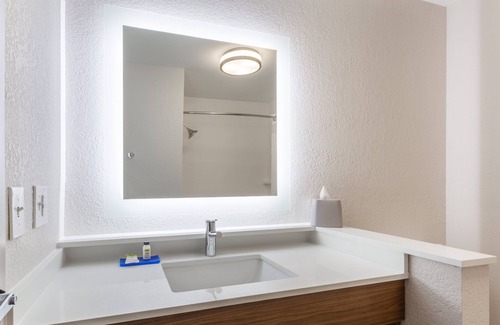 Florence Hotel | Holiday Inn Express & Suites Florence-Cincinnati Airport by IHG