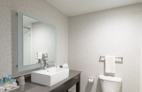 Jamestown Hotel | Holiday Inn Express & Suites Jamestown by IHG