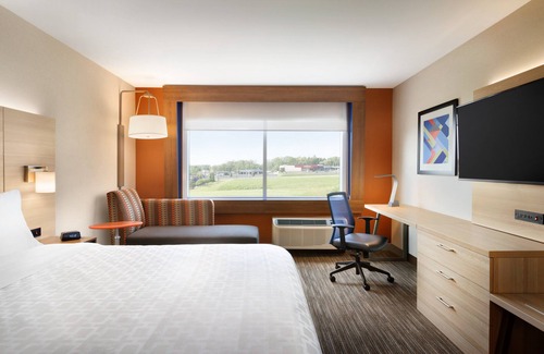 Savannah Hotel | Holiday Inn Express & Suites Savannah W - Chatham Parkway by IHG