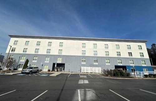 Caryville Hotel | Holiday Inn Express & Suites Caryville by IHG