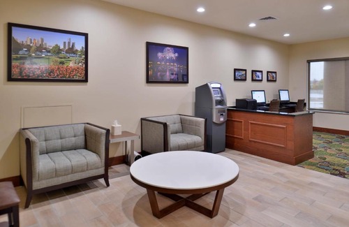 Dearborn Hotel | Holiday Inn Express & Suites Dearborn SW - Detroit Area by IHG