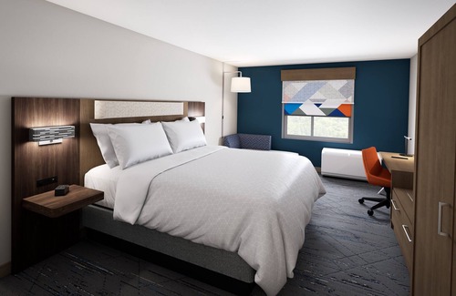 Raisin Hotel | Holiday Inn Express & Suites Fresno Airport by IHG