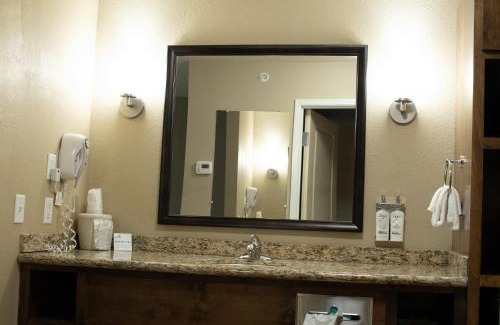 Williston Hotel | Holiday Inn Express & Suites - Williston by IHG