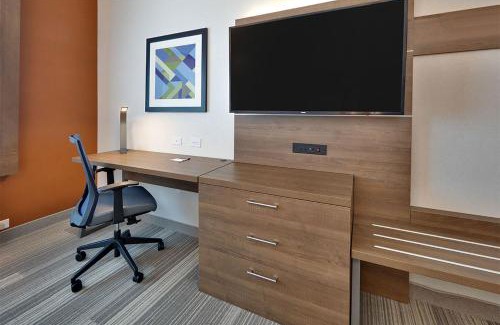 Plano Hotel | Holiday Inn Express & Suites Plano East - Richardson by IHG