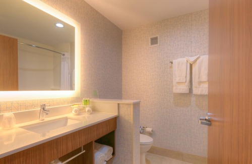 Tulsa Hotel | Holiday Inn Express & Suites Tulsa Midtown by IHG